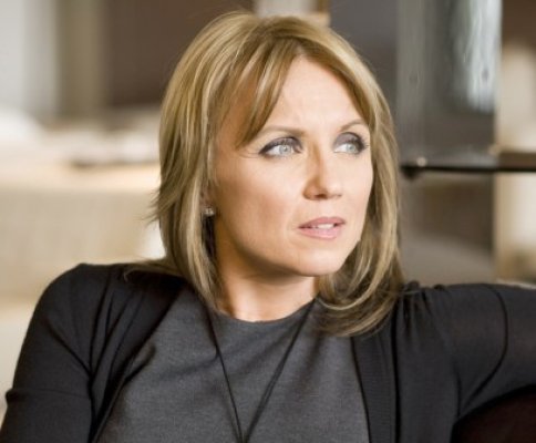 Camelia Şucu, la DNA: a fost înşelată cu un teren